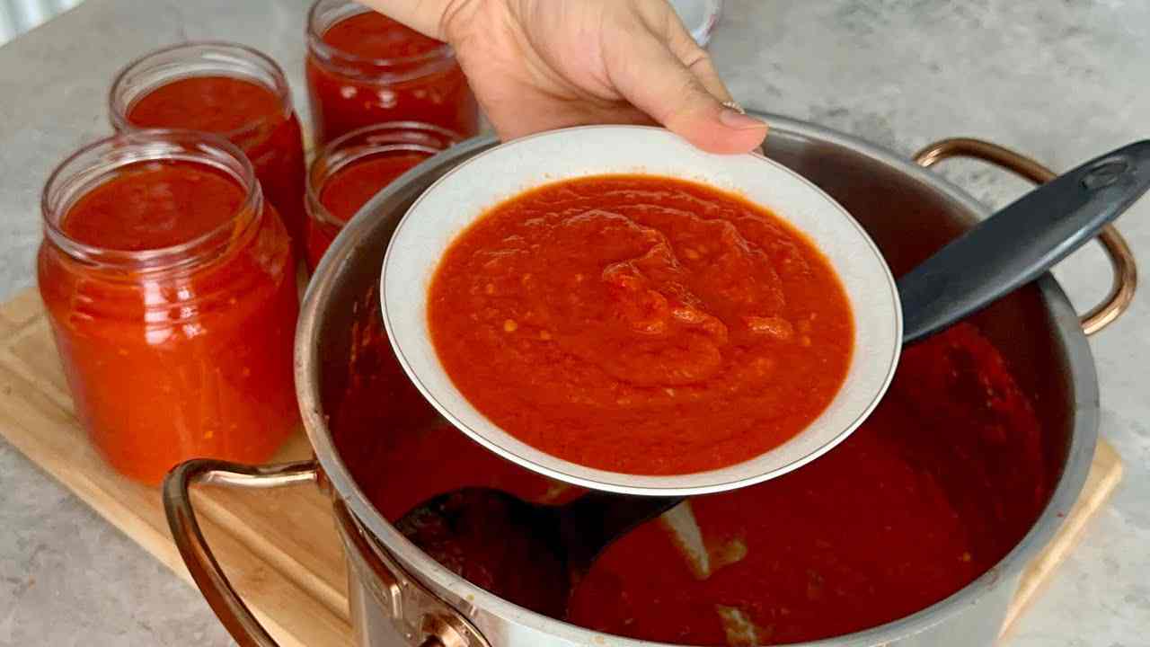 تصویر 3 از رب گوجه فرنگی مکنزی مناسب انواع غذاهای ایرانی